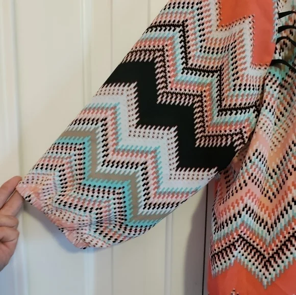 Maurices western boho style blouse zig zag print size 2X (2) - Picture 4 of 7